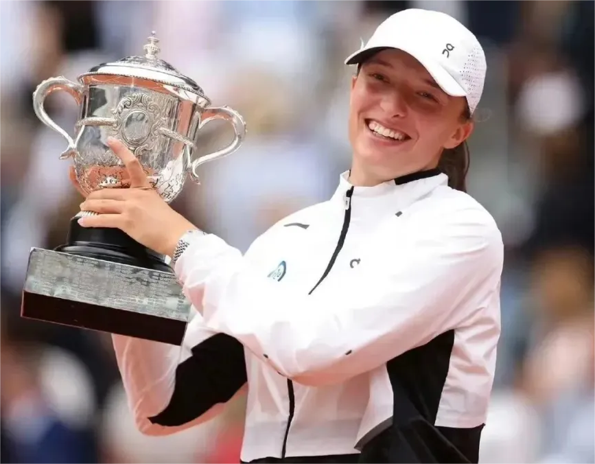 你的22岁刚大学毕业，而她却已经获得了网球界四个大满贯冠军!