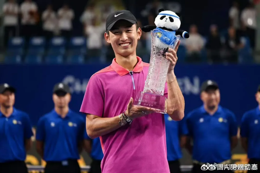 荣耀时刻！中国选手在成都和杭州网球公开赛绽放光彩