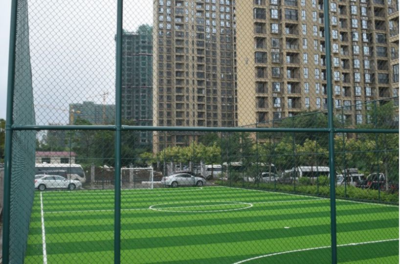 迎接足球浪潮，这些“生长”在楼宇间的笼式足球场有什么玄机？