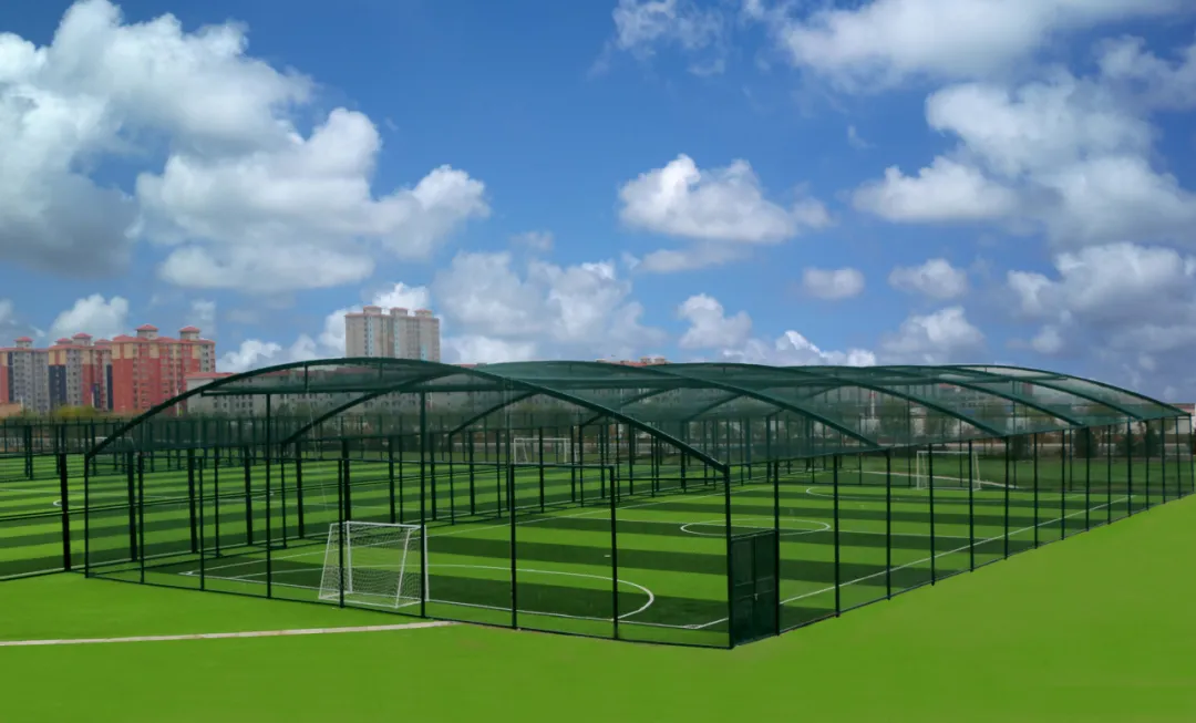 球场交“网”友，运动健康有!