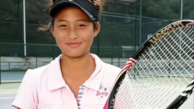 网球星探丨郑钦文从小城十堰到法网之巅