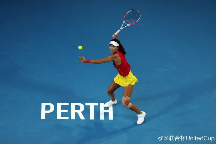 网球2025联合杯高馨妤、张之臻领先巴西队，提前锁定胜局